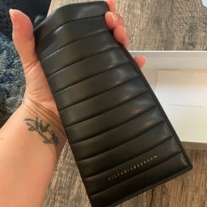 New Victoria Beckham sunglasses leather case